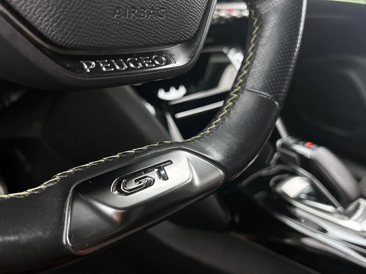 SUV EV GT 50 kWh 136pk | Accu 89% | 1-fase laden | Lage kilometerstand | Navigatie | Achteruitrijcamera | Full Led koplampen | 3D Cockpit | Climate Control | Cruise Control | Half Lederen sp