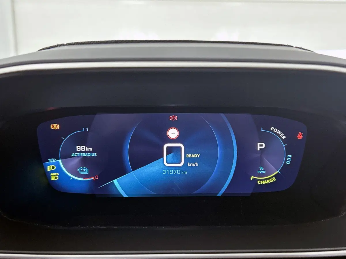 SUV EV GT 50 kWh 136pk | Accu 89% | 1-fase laden | Lage kilometerstand | Navigatie | Achteruitrijcamera | Full Led koplampen | 3D Cockpit | Climate Control | Cruise Control | Half Lederen sp