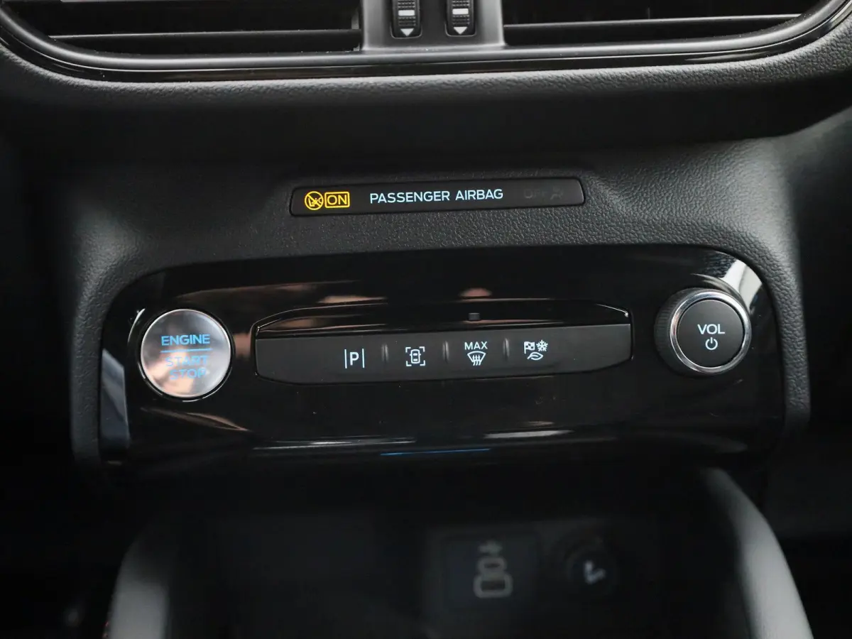 2.5 Duratec PHEV ST-Line CVT Head-Up Display | Winter Pack | All Season Banden