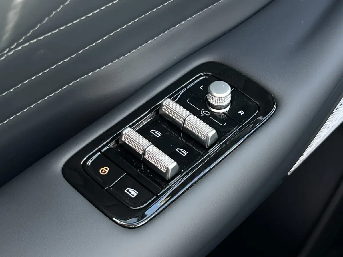 1.5 Max+ PHEV | Long Range | 8 jaar garantie | Geely Specialist | Pano