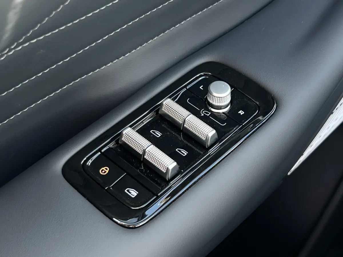 1.5 Max+ PHEV | Long Range | 8 jaar garantie | Geely Specialist | Pano