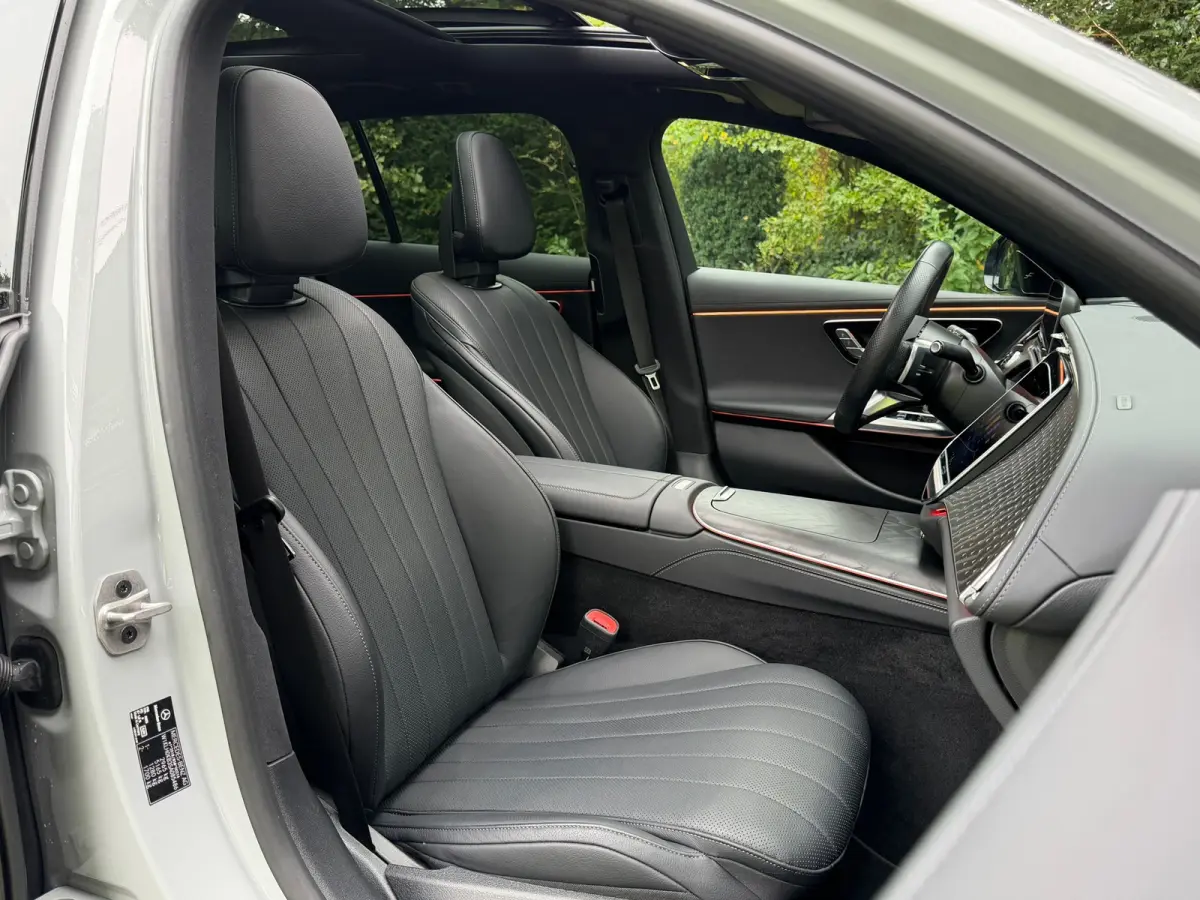 300 de 4MATIC AMG Line | Superscreen | Pano | Burmester | Nightpakket | BTW |