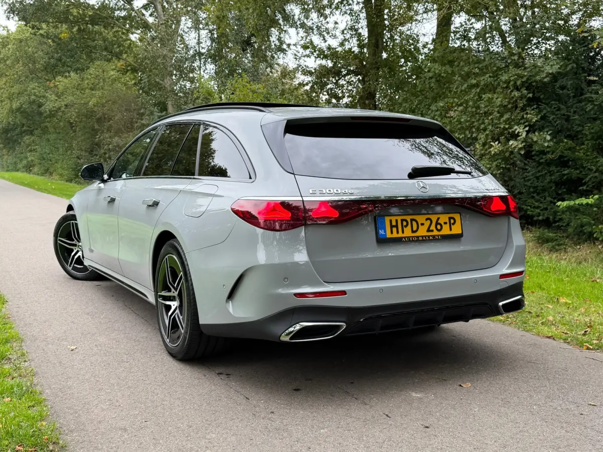 300 de 4MATIC AMG Line | Superscreen | Pano | Burmester | Nightpakket | BTW |