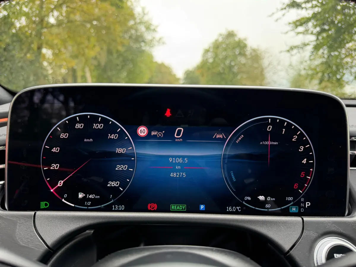 300 de 4MATIC AMG Line | Superscreen | Pano | Burmester | Nightpakket | BTW |