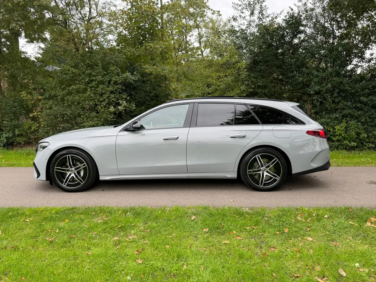 300 de 4MATIC AMG Line | Superscreen | Pano | Burmester | Nightpakket | BTW |
