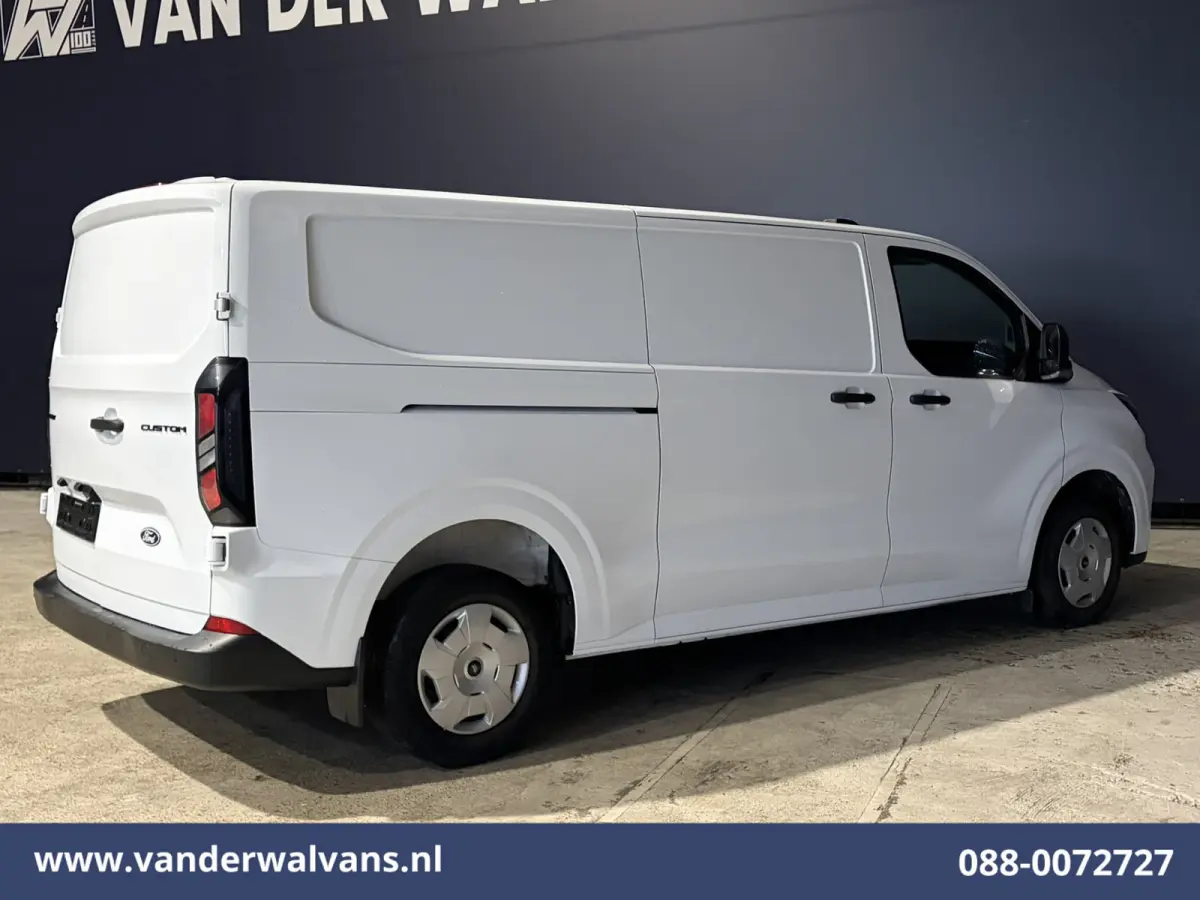 2.0 TDCI 136pk L2H1 Euro6 Airco | Leder | Camera | LED | Apple Carplay | Cruisecontrol Android Auto, Verwarmde Voorruit, Parkeersensoren, Bijrijdersbank, 2740kg trekvermogen