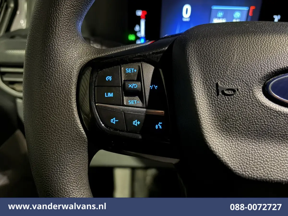 2.0 TDCI 136pk L2H1 Euro6 Airco | Leder | Camera | LED | Apple Carplay | Cruisecontrol Android Auto, Verwarmde Voorruit, Parkeersensoren, Bijrijdersbank, 2740kg trekvermogen