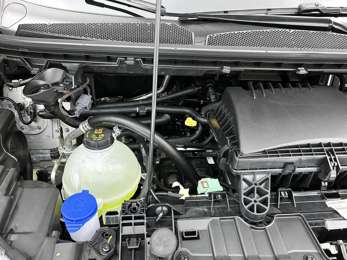 340 2.5 PHEV L2H1 Sport | DEMO! | Beschikbaar 01-2027 | Adaptieve Cruise | | Inklapbare trekhaak | Stoel/stuurverwarming | Dodehoekdetectie | 19'' Velgen | B&O | Dubbele zijschuifdeur | Stri