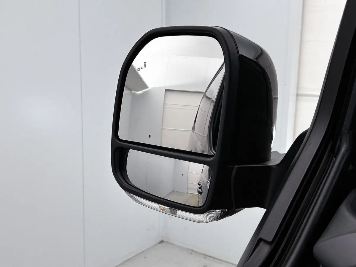 340 2.5 PHEV L2H1 Sport | DEMO! | Beschikbaar 01-2027 | Adaptieve Cruise | | Inklapbare trekhaak | Stoel/stuurverwarming | Dodehoekdetectie | 19'' Velgen | B&O | Dubbele zijschuifdeur | Stri