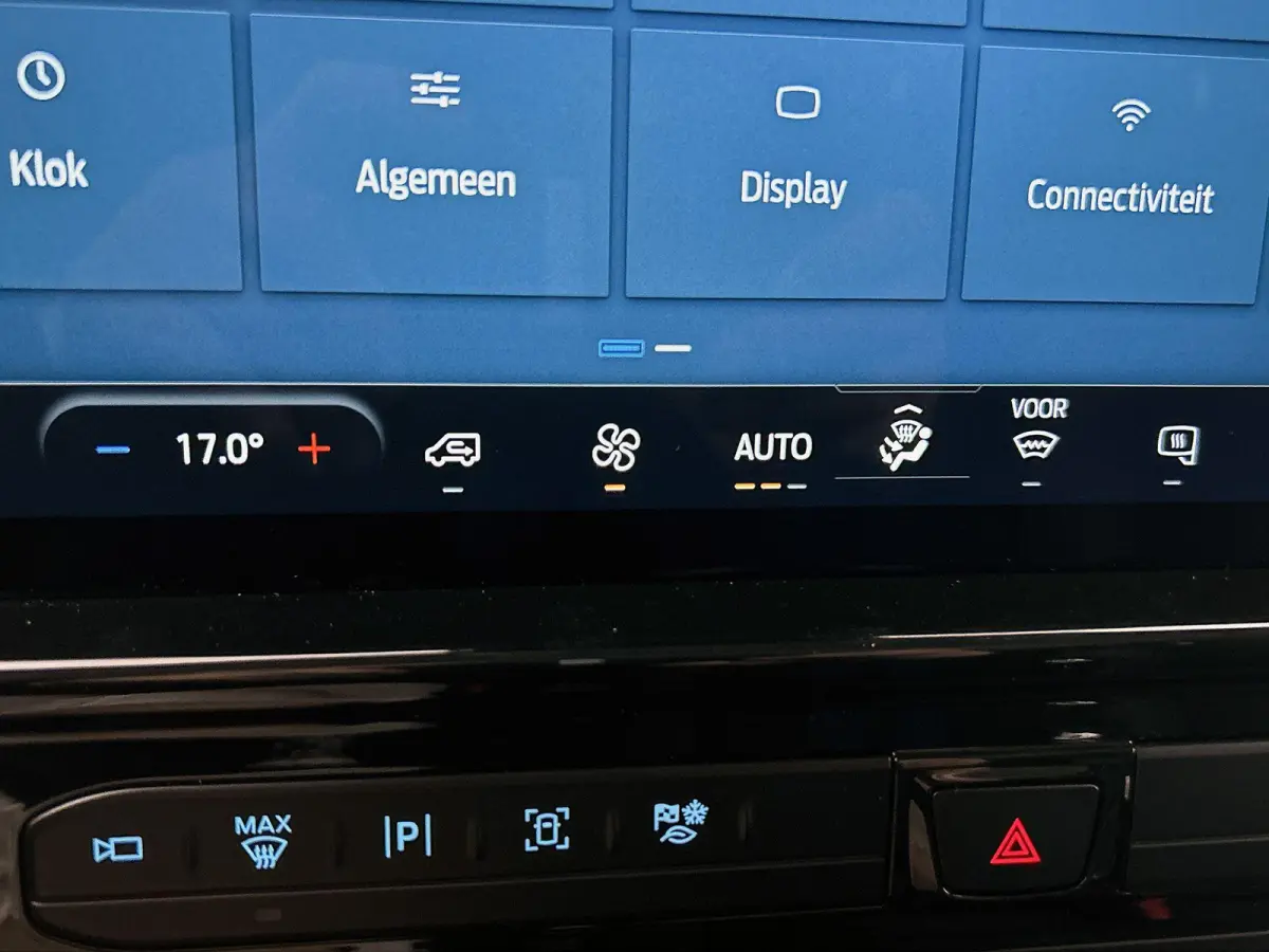 340 2.5 PHEV L2H1 Sport | DEMO! | Beschikbaar 01-2027 | Adaptieve Cruise | | Inklapbare trekhaak | Stoel/stuurverwarming | Dodehoekdetectie | 19'' Velgen | B&O | Dubbele zijschuifdeur | Stri