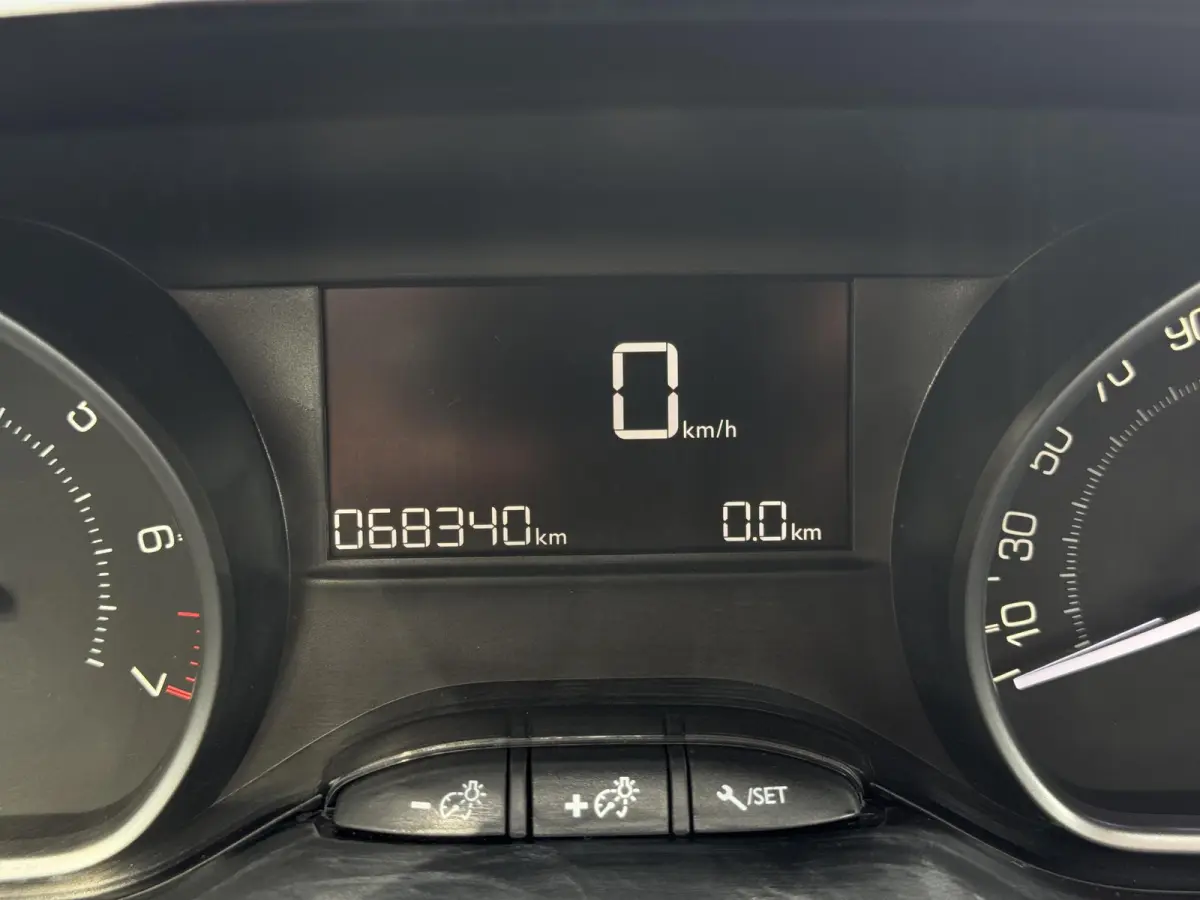 1.2 PureTech Blue Lion Navi|Airco|Trekhaak|Cruise|PDC|Carplay|N.A.P|APK tot 05-2027