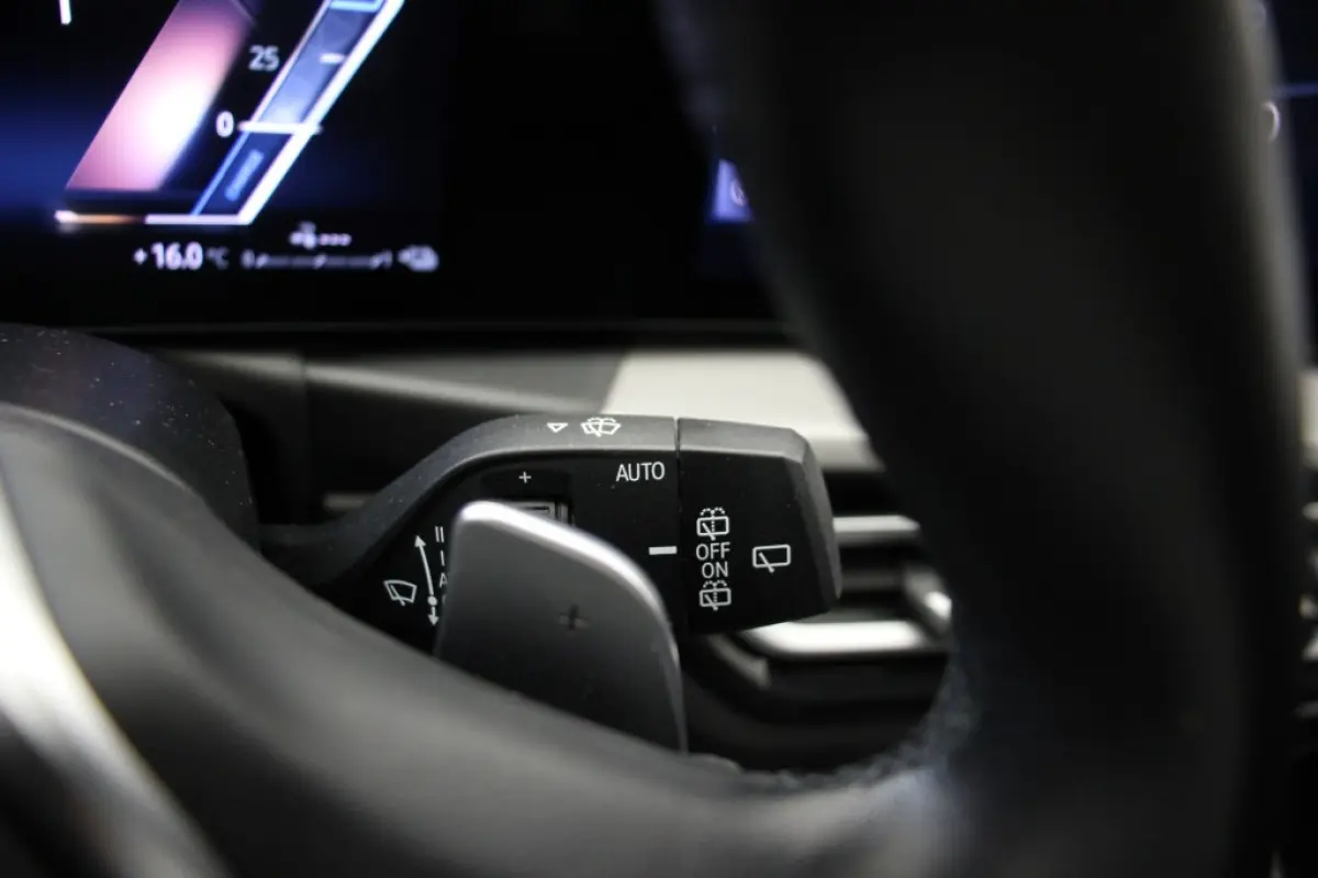 320e - Digitaal Cockpit, Carplay, Cruise, Trekhaak