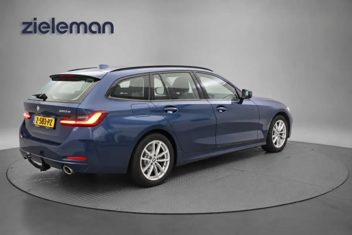 320e - Digitaal Cockpit, Carplay, Cruise, Trekhaak