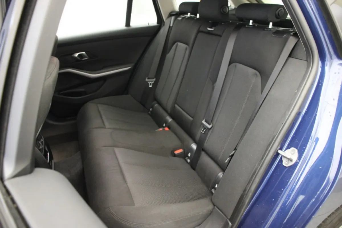 320e - Digitaal Cockpit, Carplay, Cruise, Trekhaak