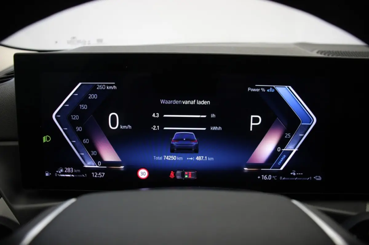 320e - Digitaal Cockpit, Carplay, Cruise, Trekhaak