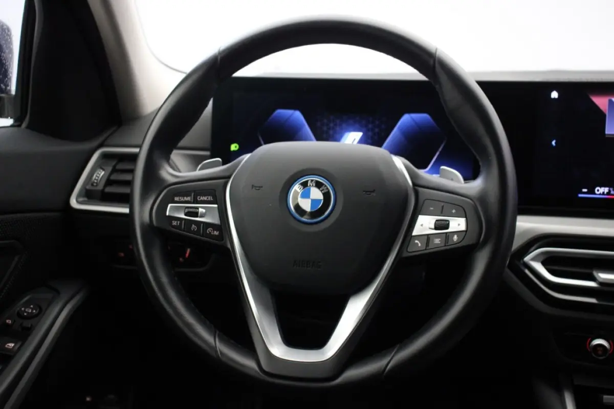 320e - Digitaal Cockpit, Carplay, Cruise, Trekhaak