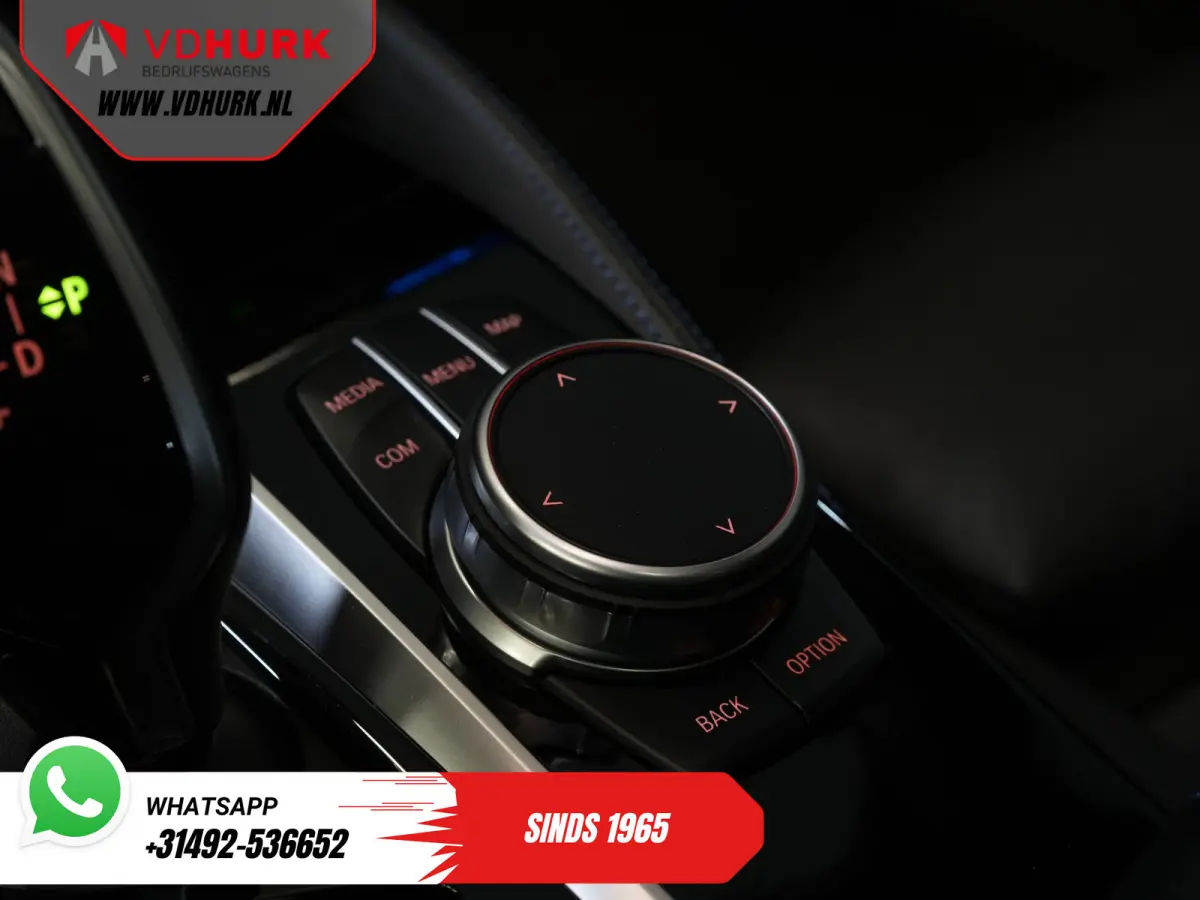530e Hybrid 292 pk/ M-Sport & Shadow pak/ Garantie/ Onderhoud/ Pano/ Laser/ HUD/ H&K/ Leer/ Stoelverw./ Carplay/ Navi/ Clima/ Camera/ Trekhaak/ Alarm/ 20"