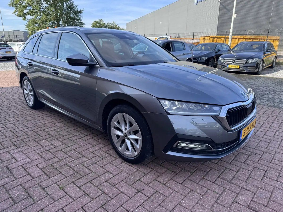 1.0 e-TSI Business Edition Plus, Led, Automaat, Carplay,