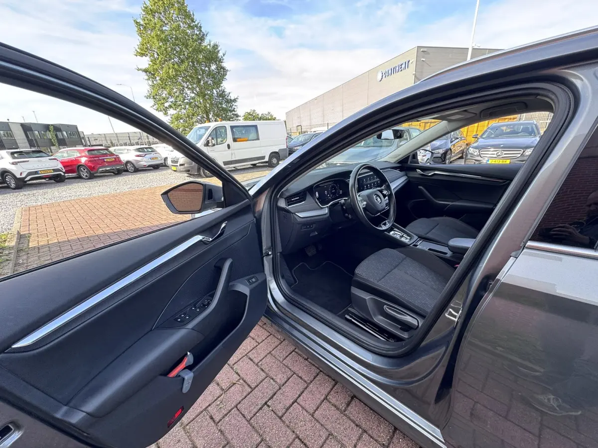 1.0 e-TSI Business Edition Plus, Led, Automaat, Carplay,