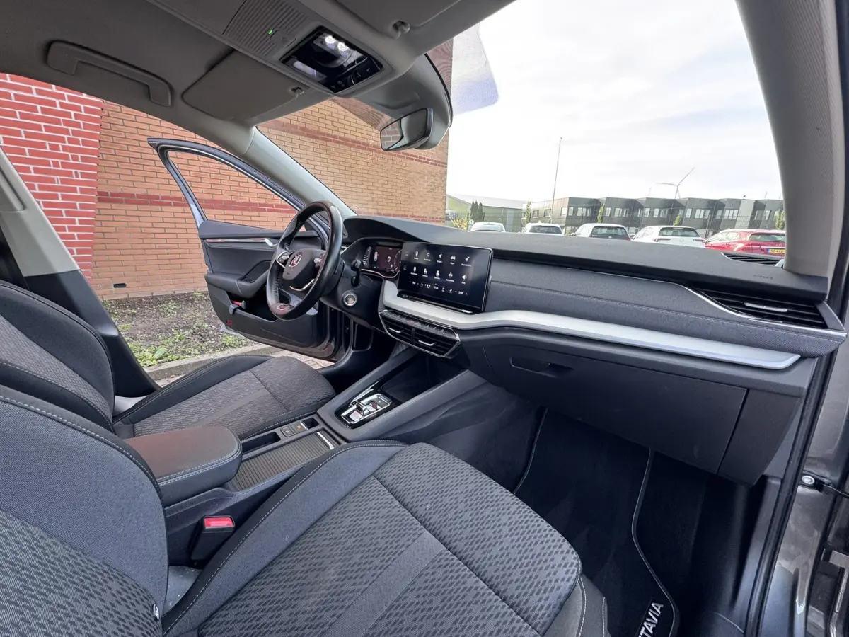 1.0 e-TSI Business Edition Plus, Led, Automaat, Carplay,