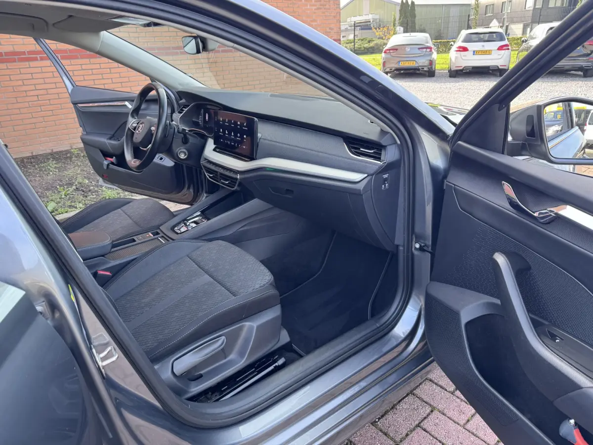 1.0 e-TSI Business Edition Plus, Led, Automaat, Carplay,
