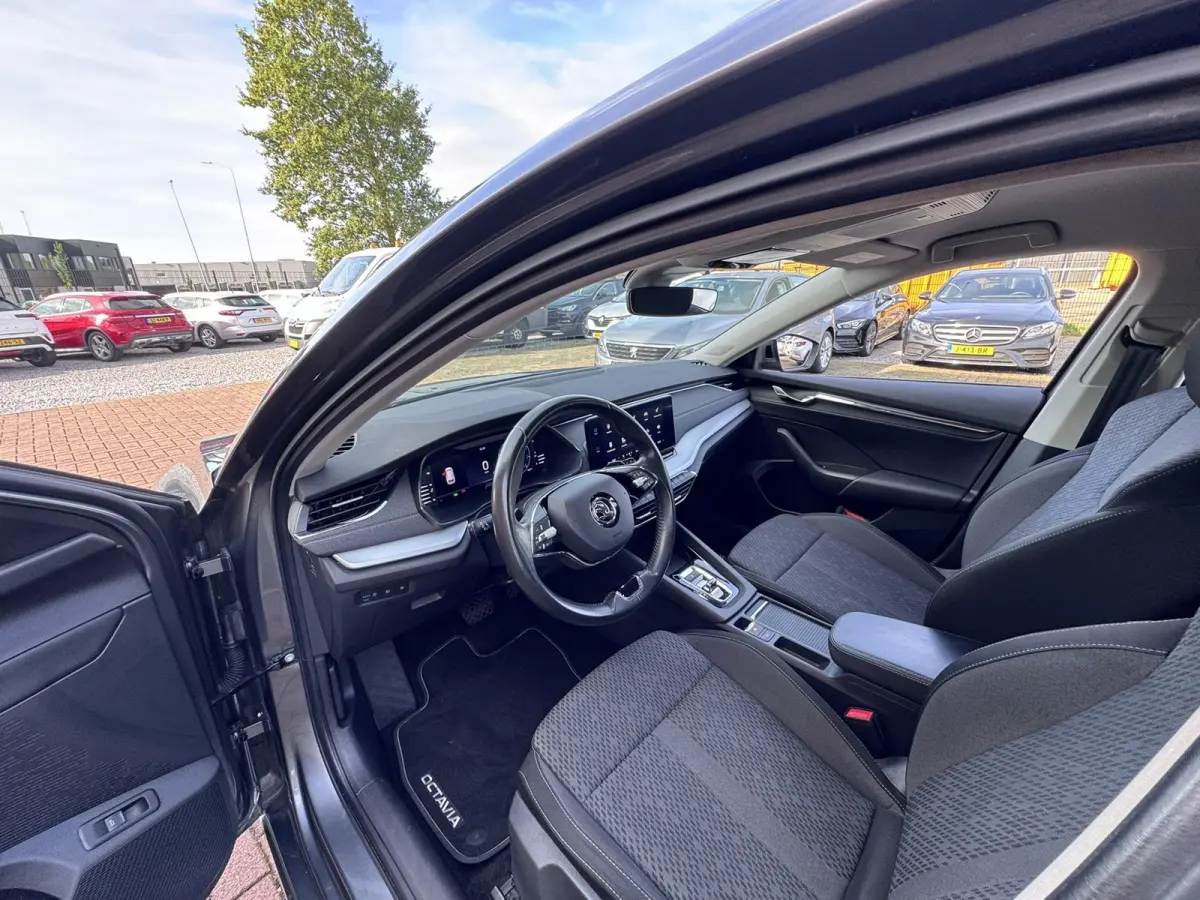 1.0 e-TSI Business Edition Plus, Led, Automaat, Carplay,