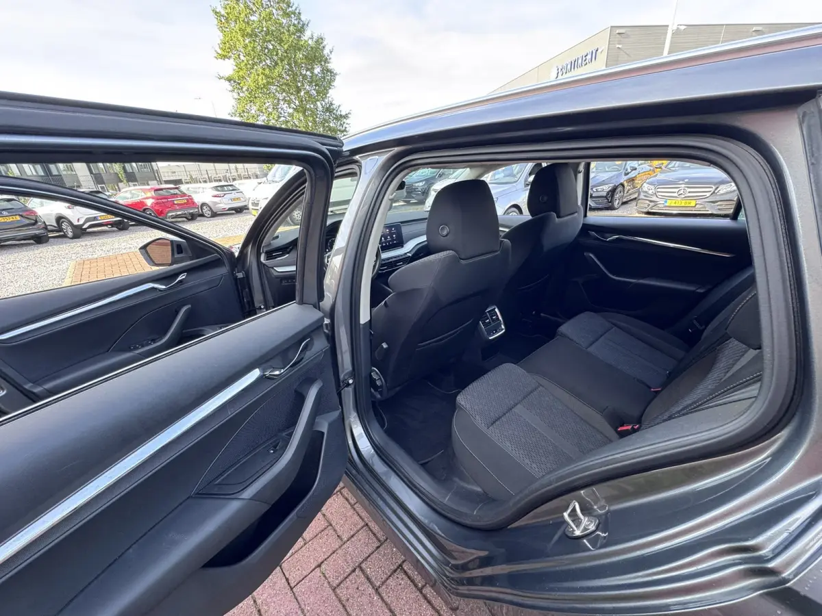 1.0 e-TSI Business Edition Plus, Led, Automaat, Carplay,