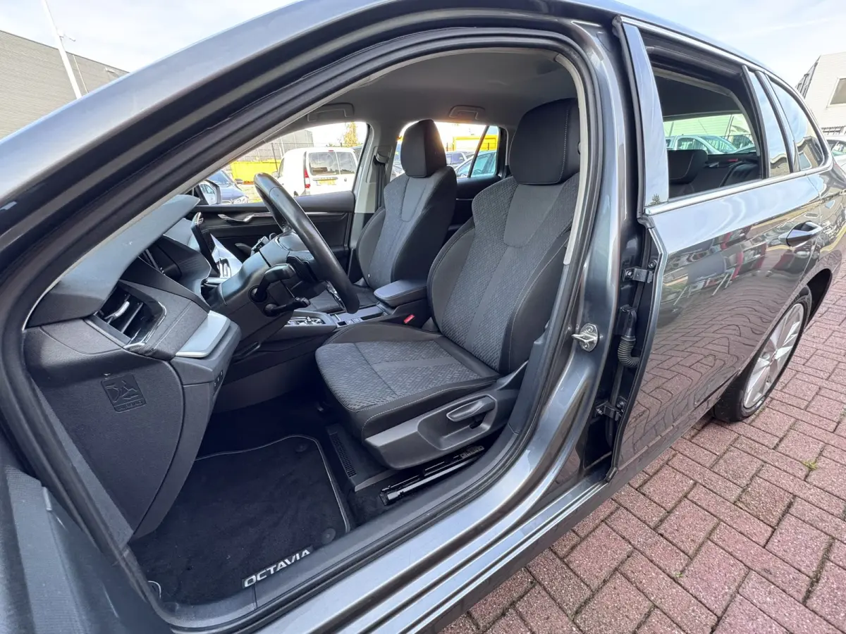 1.0 e-TSI Business Edition Plus, Led, Automaat, Carplay,