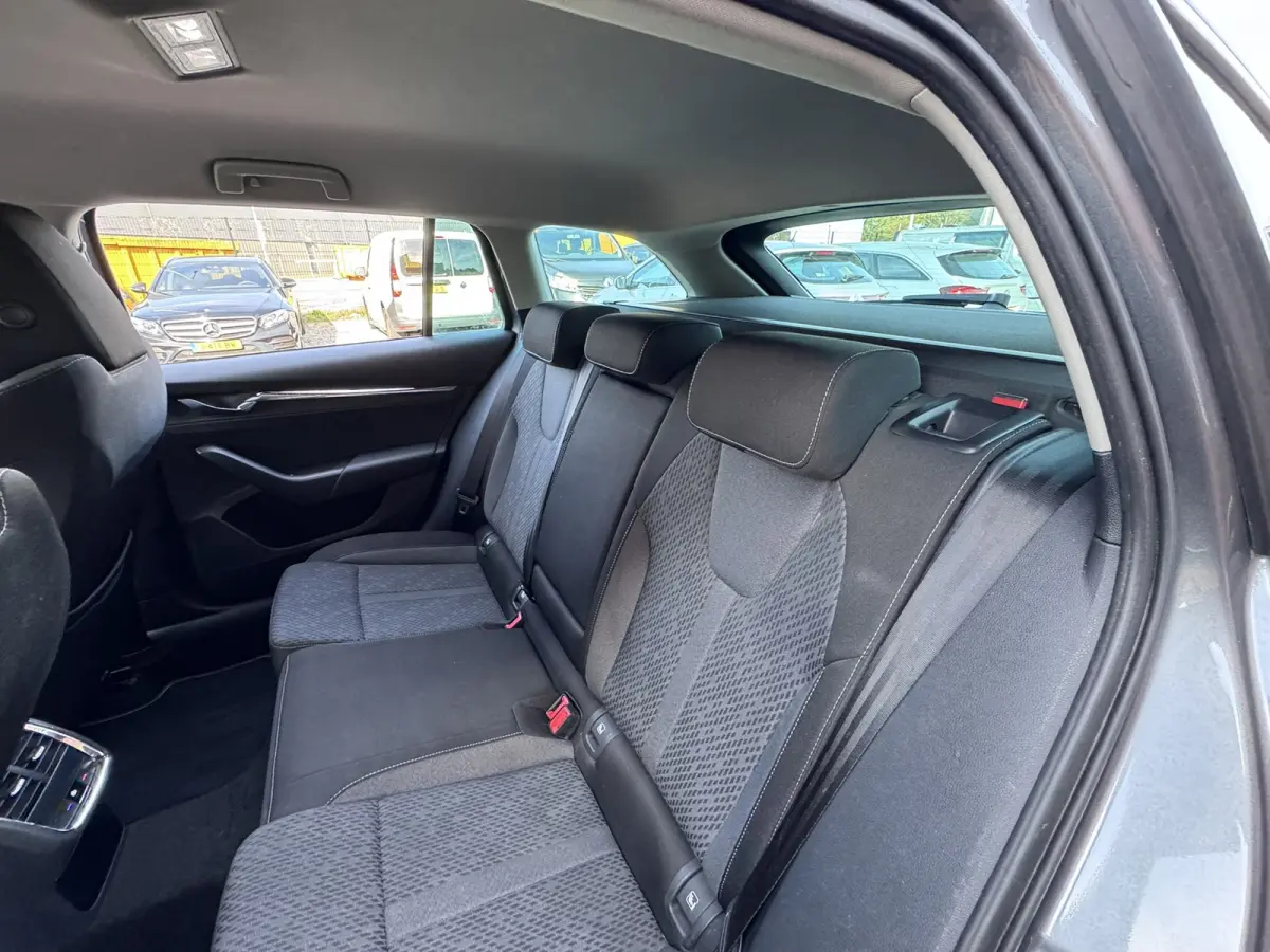 1.0 e-TSI Business Edition Plus, Led, Automaat, Carplay,