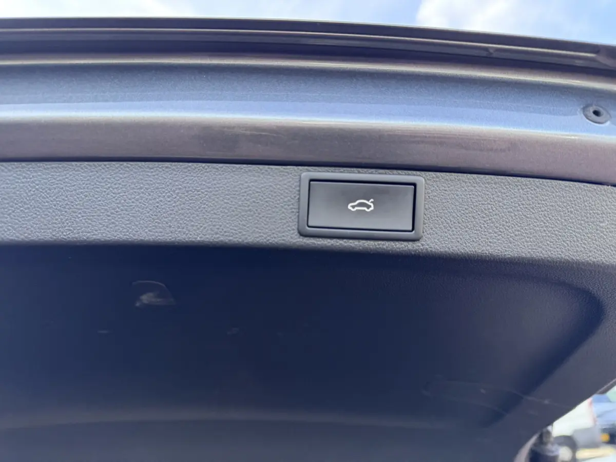 1.0 e-TSI Business Edition Plus, Led, Automaat, Carplay,