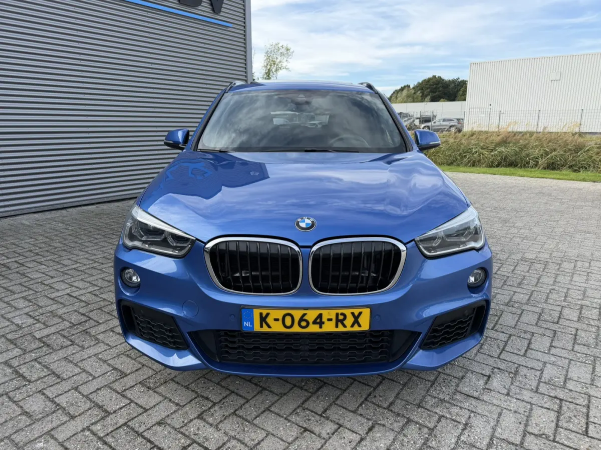 xDrive20i High Executive M Sport ACC Harman-Kardon Trekhaak Panoramadak 19 Inch LED