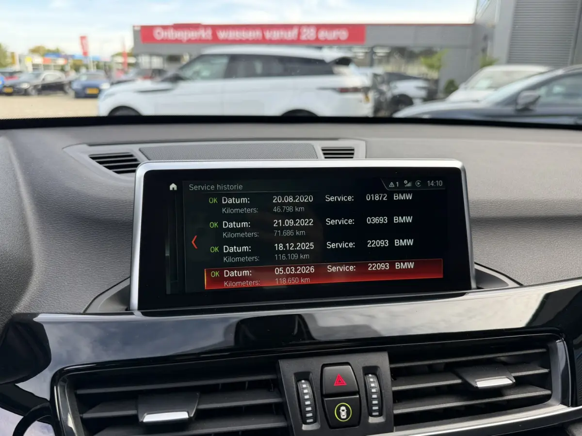 xDrive20i High Executive M Sport ACC Harman-Kardon Trekhaak Panoramadak 19 Inch LED