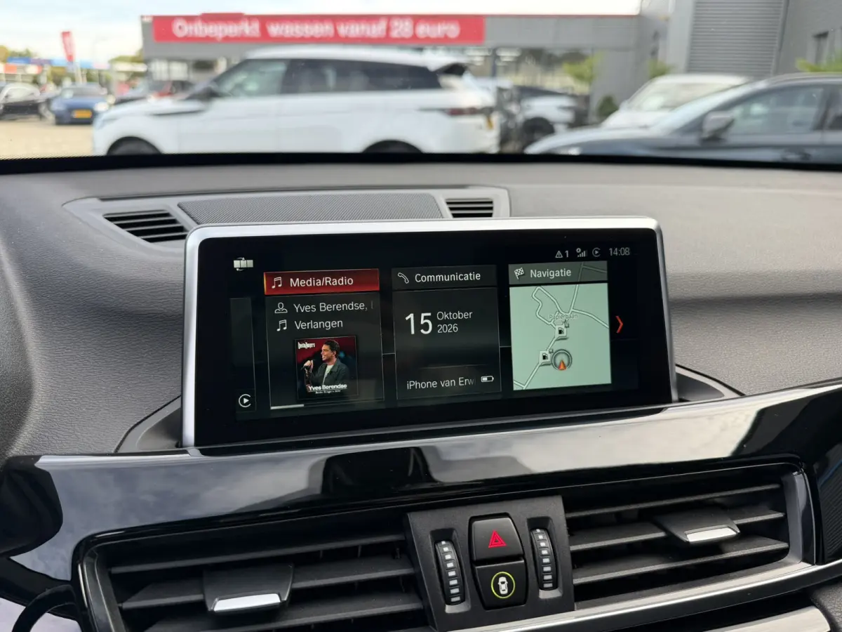 xDrive20i High Executive M Sport ACC Harman-Kardon Trekhaak Panoramadak 19 Inch LED