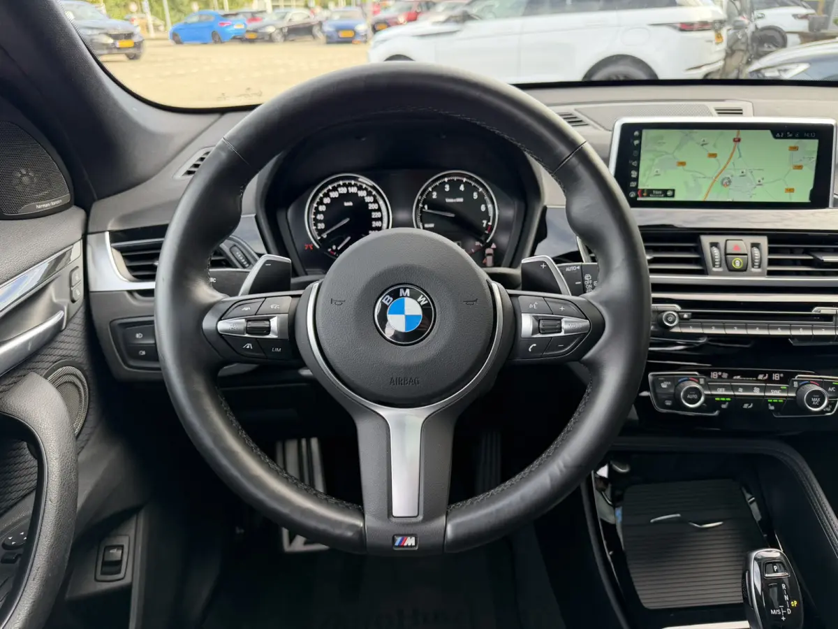 xDrive20i High Executive M Sport ACC Harman-Kardon Trekhaak Panoramadak 19 Inch LED