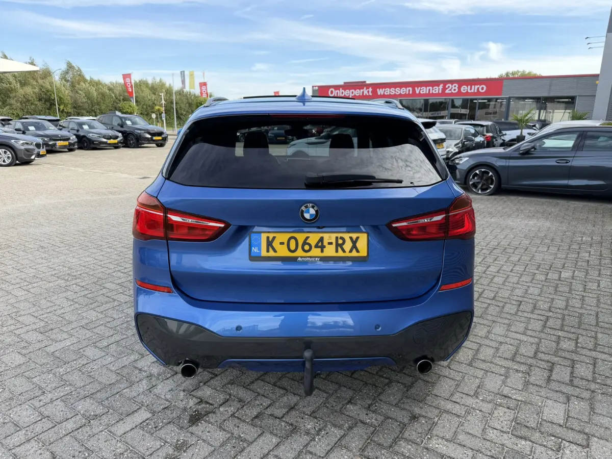 xDrive20i High Executive M Sport ACC Harman-Kardon Trekhaak Panoramadak 19 Inch LED