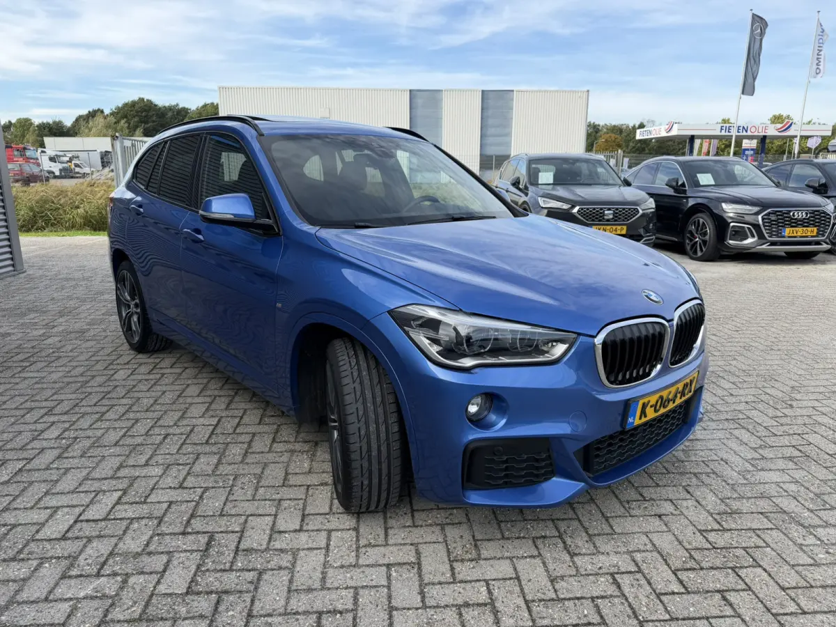 xDrive20i High Executive M Sport ACC Harman-Kardon Trekhaak Panoramadak 19 Inch LED