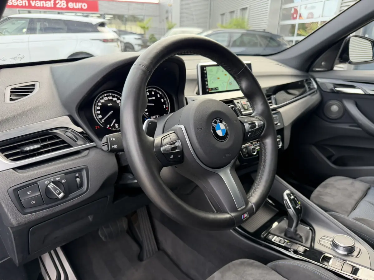 xDrive20i High Executive M Sport ACC Harman-Kardon Trekhaak Panoramadak 19 Inch LED