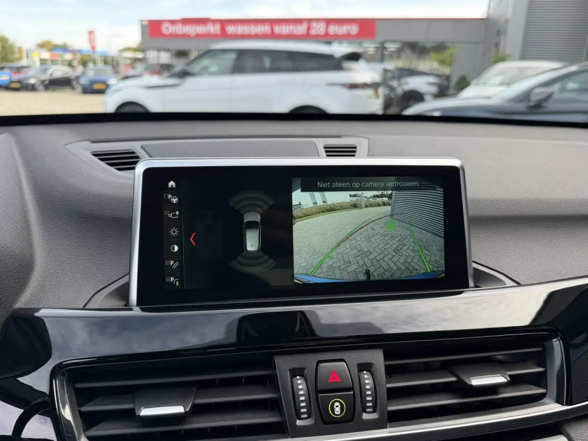 xDrive20i High Executive M Sport ACC Harman-Kardon Trekhaak Panoramadak 19 Inch LED