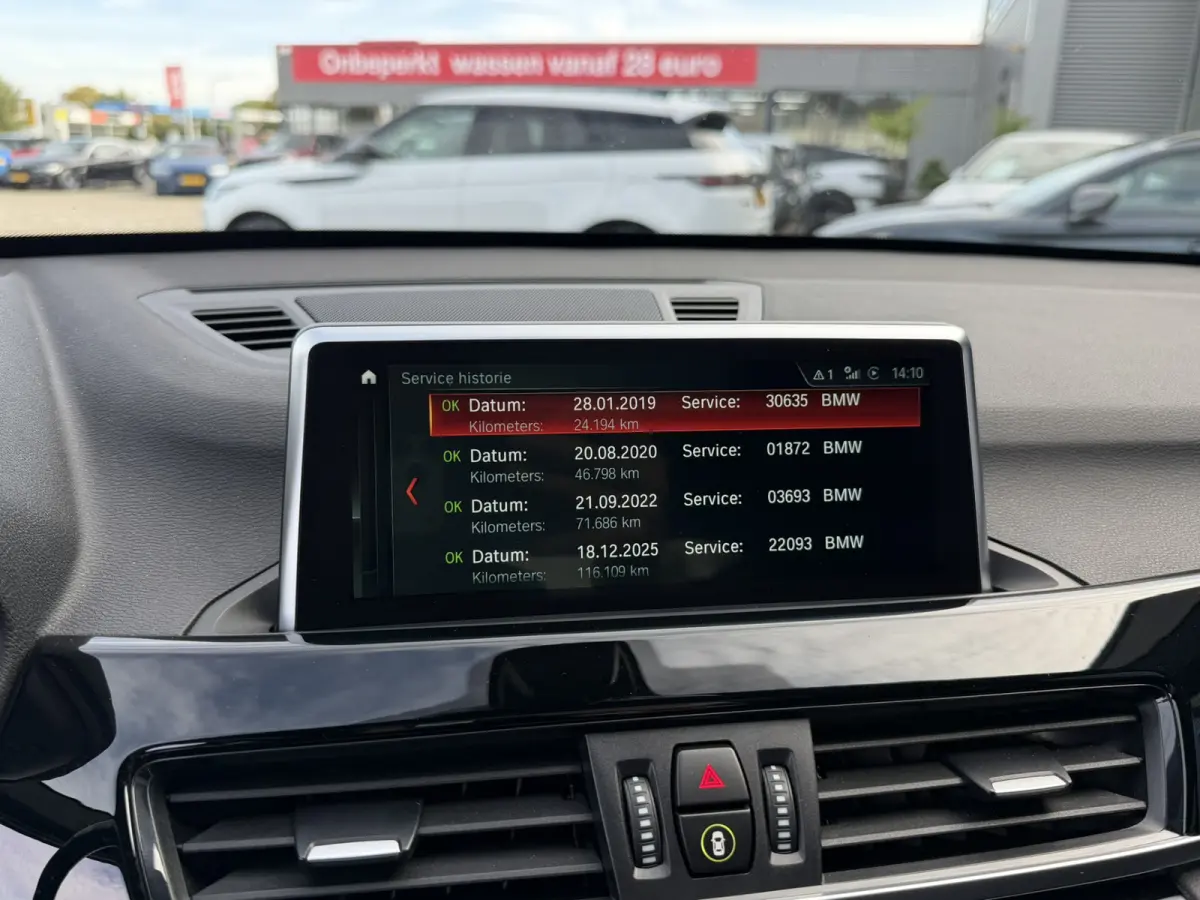 xDrive20i High Executive M Sport ACC Harman-Kardon Trekhaak Panoramadak 19 Inch LED