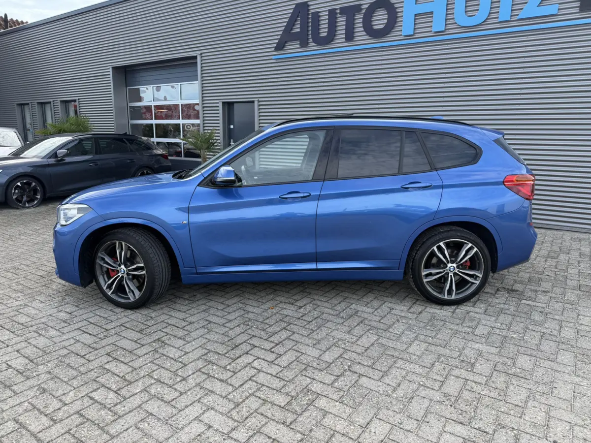 xDrive20i High Executive M Sport ACC Harman-Kardon Trekhaak Panoramadak 19 Inch LED
