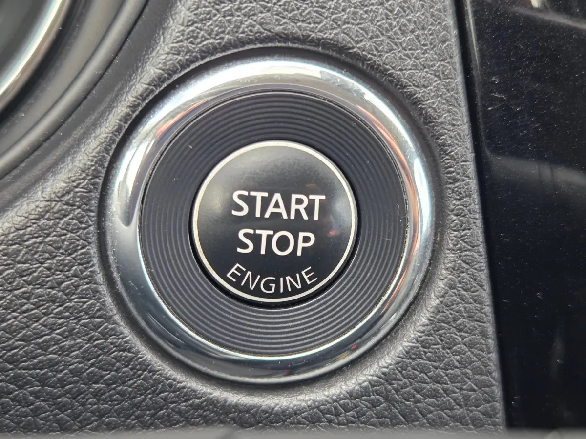 1.3 DIG-T Tekna Cruise control / DAB / Keyless entry/start / Voorstoelen verwarmd