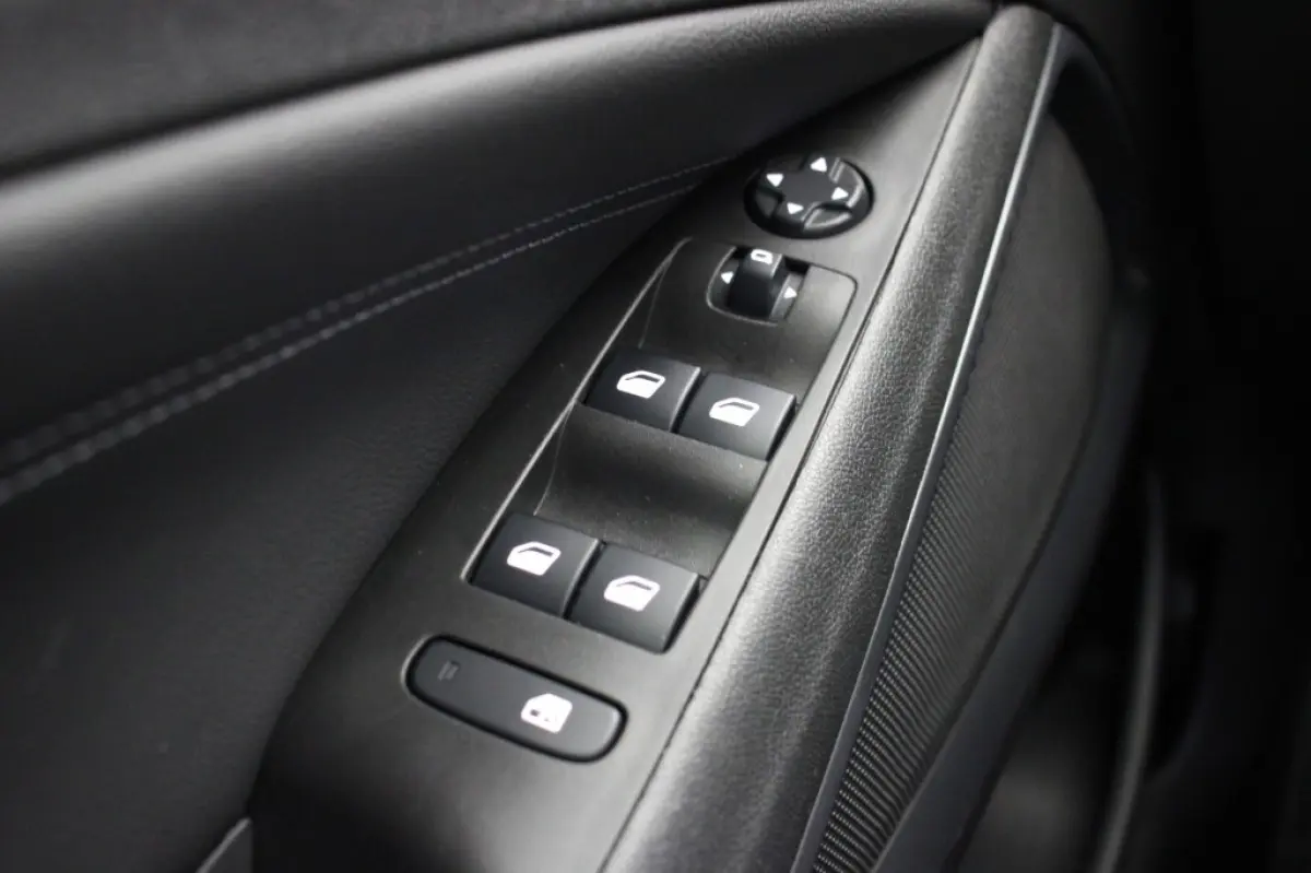 1.2 Turbo Elegance Automaat - Carplay, Camera, Cruise, Clima, Trekhaak