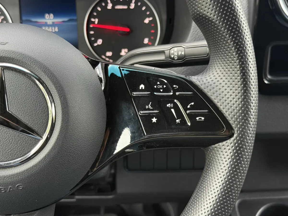 317 1.9 CDI L3H2 RWD | Facelift | Stoelverw. | PDC | Camera | Navi | Carplay