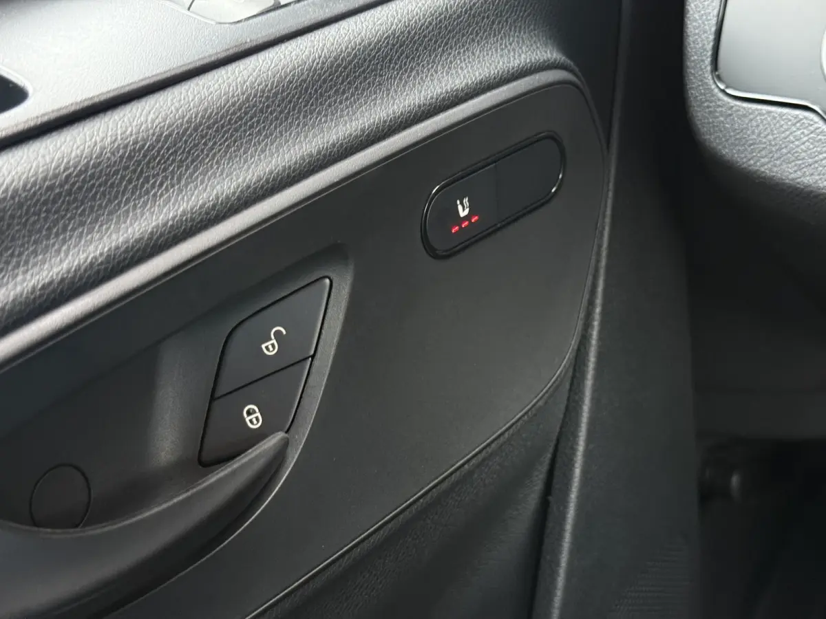 317 1.9 CDI L3H2 RWD | Facelift | Stoelverw. | PDC | Camera | Navi | Carplay