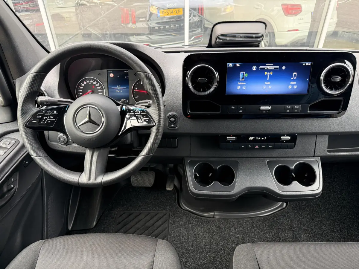 317 1.9 CDI L3H2 RWD | Facelift | Stoelverw. | PDC | Camera | Navi | Carplay