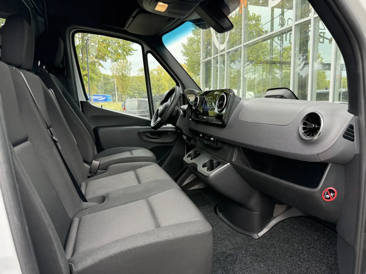 317 1.9 CDI L3H2 RWD | Facelift | Stoelverw. | PDC | Camera | Navi | Carplay