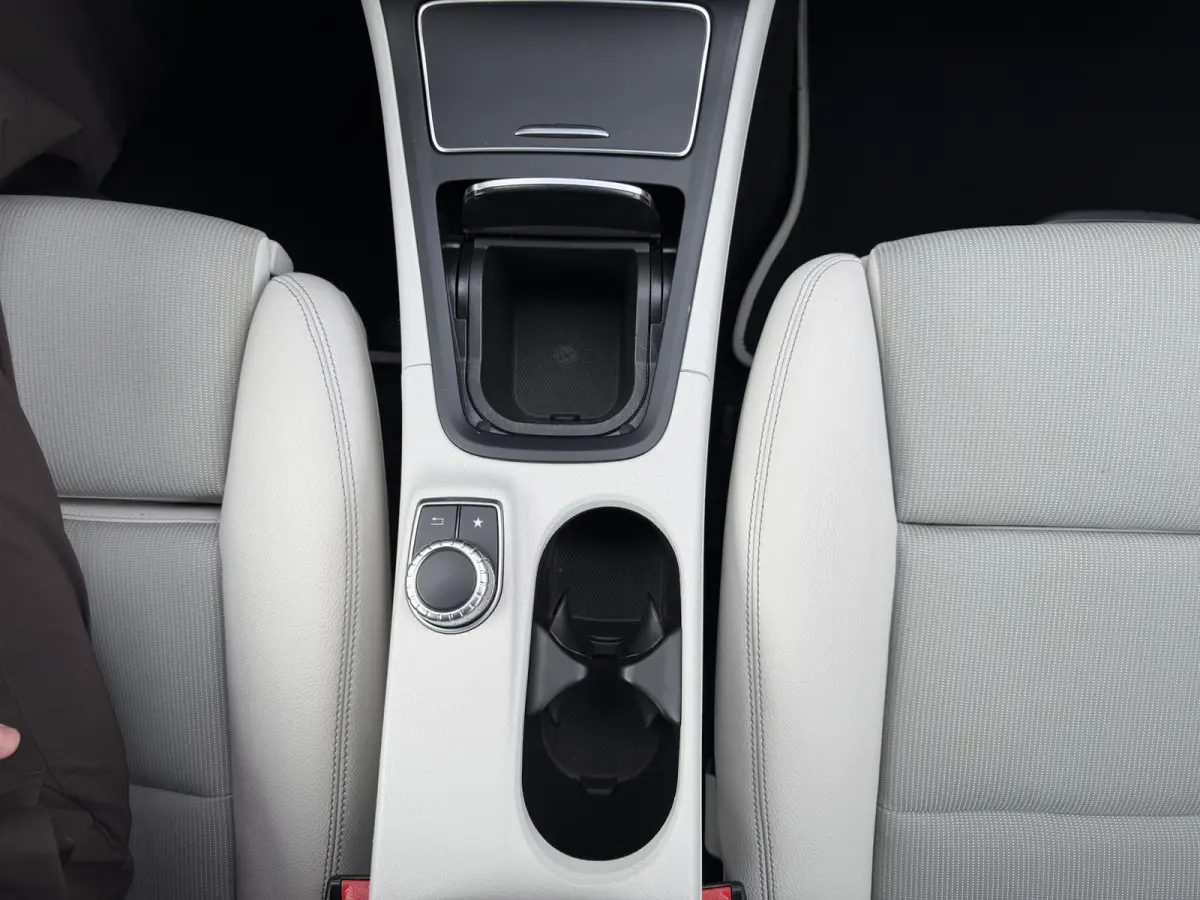 180 Ambition / Automaat / Sensoren V+A / Stoelverwarming /