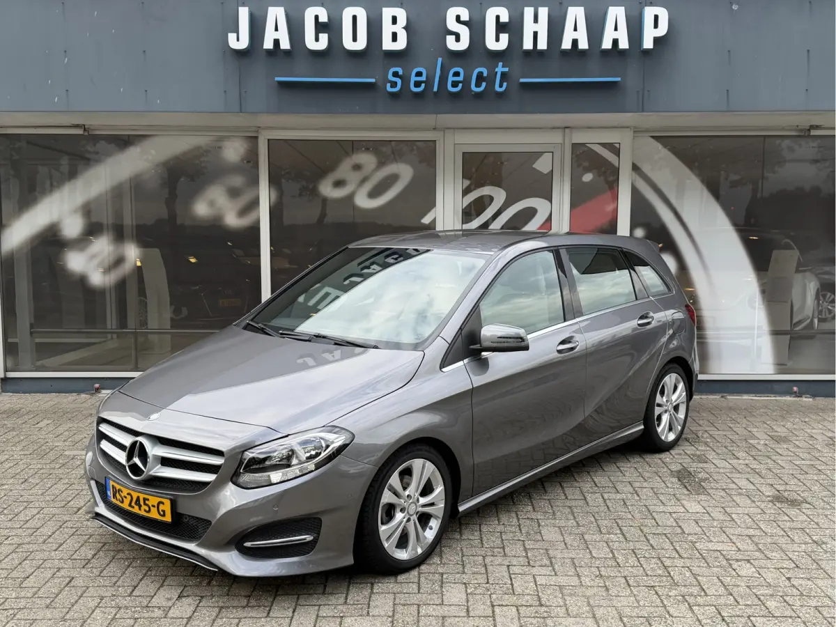 180 Ambition / Automaat / Sensoren V+A / Stoelverwarming /