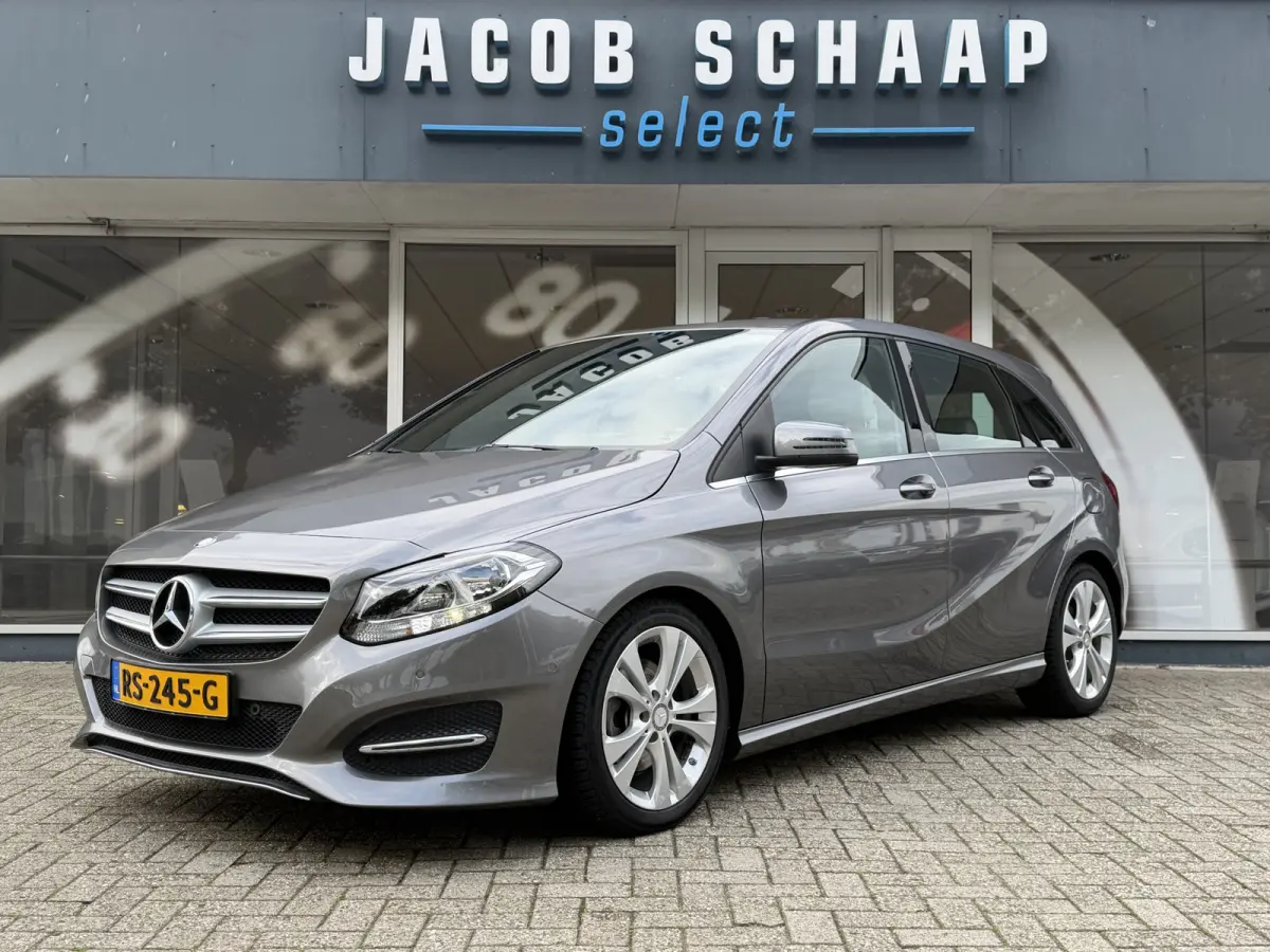 180 Ambition / Automaat / Sensoren V+A / Stoelverwarming /