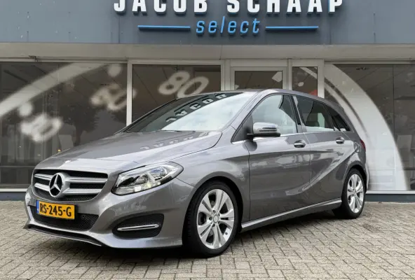180 Ambition / Automaat / Sensoren V+A / Stoelverwarming /